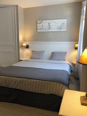1 bedroom, iron/ironing board, travel cot, free WiFi - quiet fisherman's house (Trouville-sur-Mer)