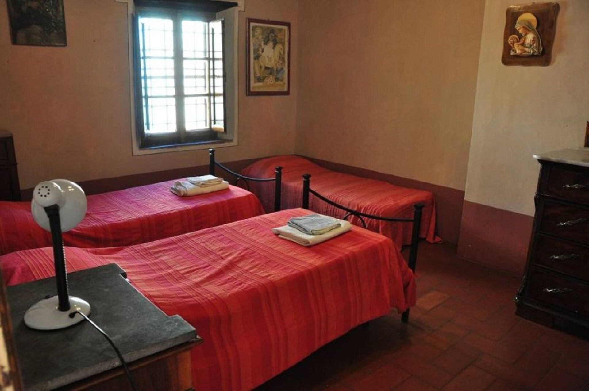 VILLA PERLA, rustic stone house with swimming pool