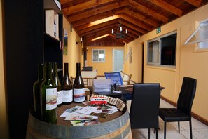 Free daily buffet breakfast - Casa Suiza - Hostel (Santa Cruz)