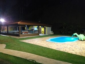 Kolam renang outdoor