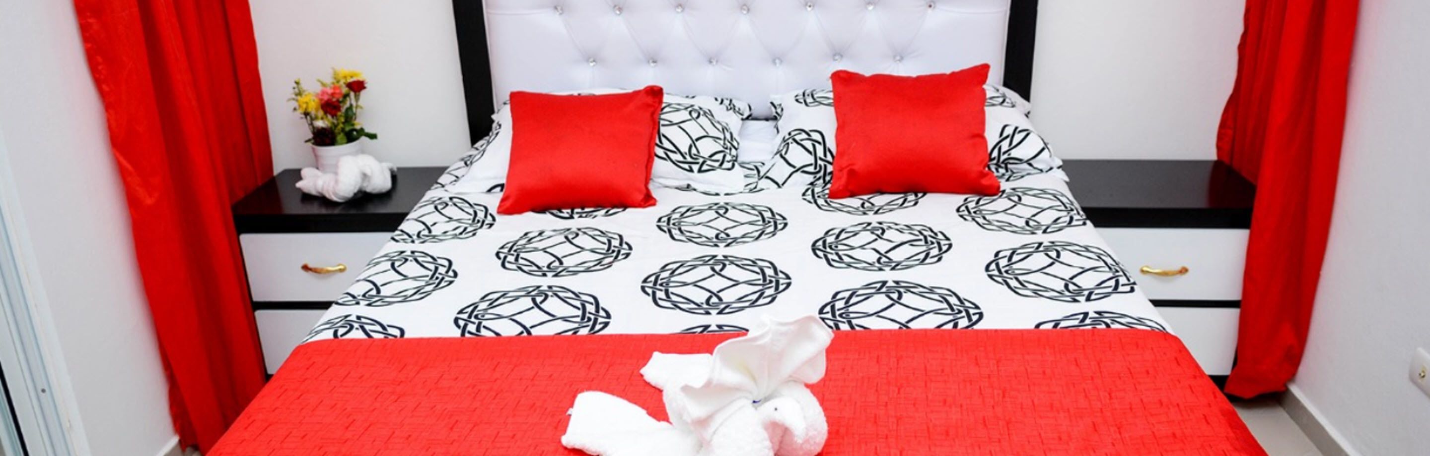 Nhà, 1 giường cỡ queen, hút thuốc | Bộ đồ giường kháng dị ứng, màn/rèm cản sáng, bàn ủi/dụng cụ ủi quần áo 