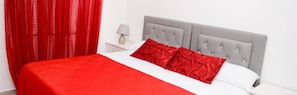Casa, 1 cama Queen, para fumantes | Roupas de cama antialérgicas, cortinas blackout