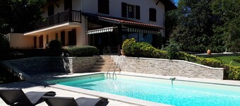 Apartment in luxury villa with swimming pool and pleasant garden near Biarritz 