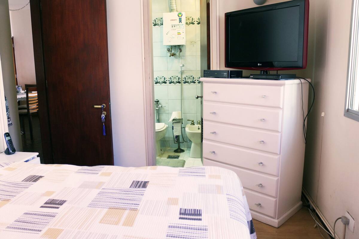 시티 더블룸 또는 트윈룸, 더블침대 1개, 금연, 산 전망 | 각각 다른 스타일의 인테리어, 각각 다르게 가구 비치, 책상, 무료 WiFi