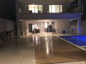 Interior - Casa com piscina em Caraguatatuba (Caraguatatuba)