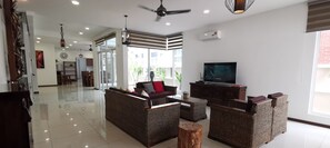 Comfort Bungalow (23 Pax) | Living room - Palm Residence (George Town)