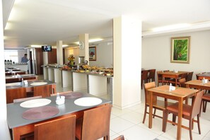 Petit déjeuner buffet compris tous les jours