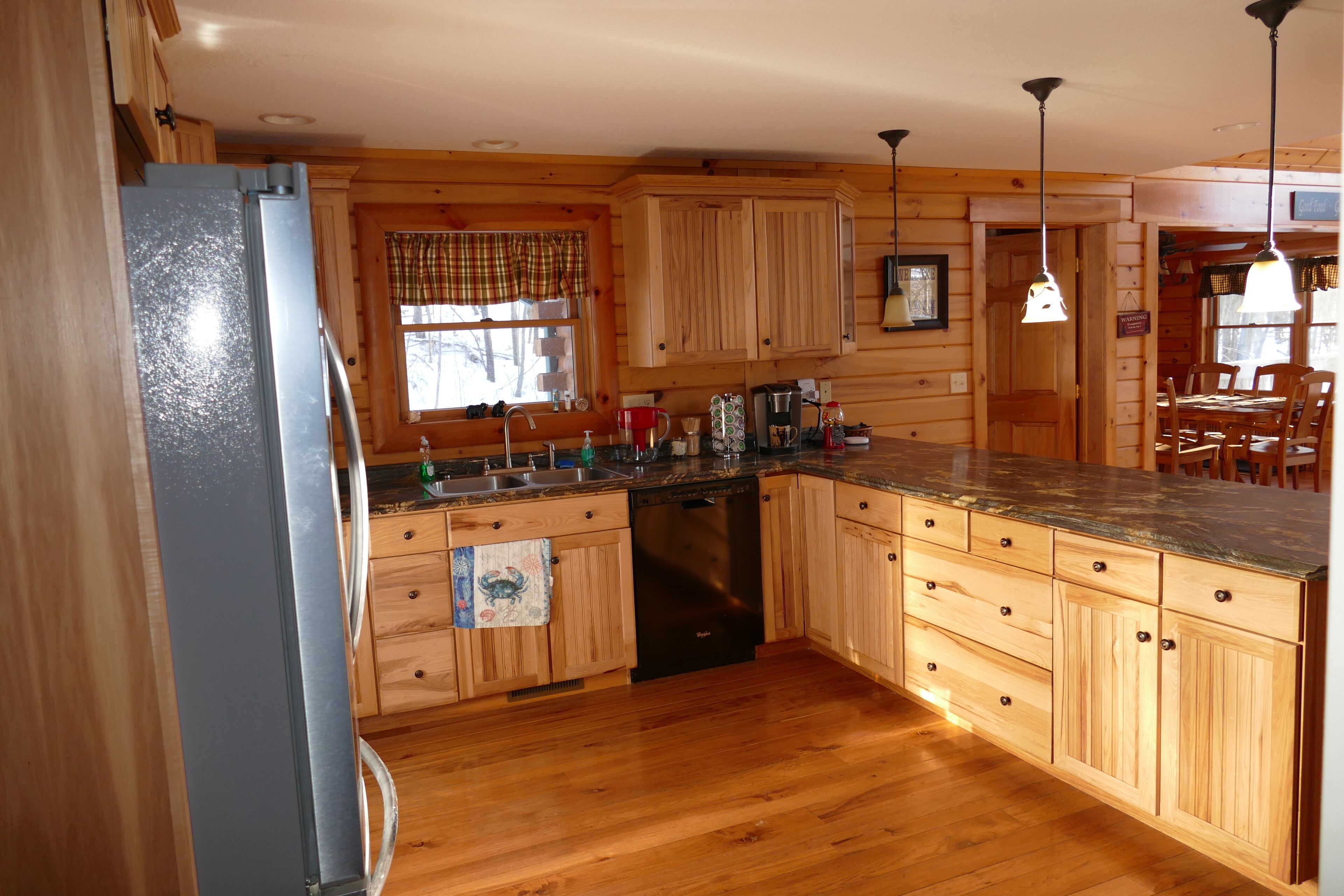3BR cabin in the woods near Deep Creek and WISP Resort areas