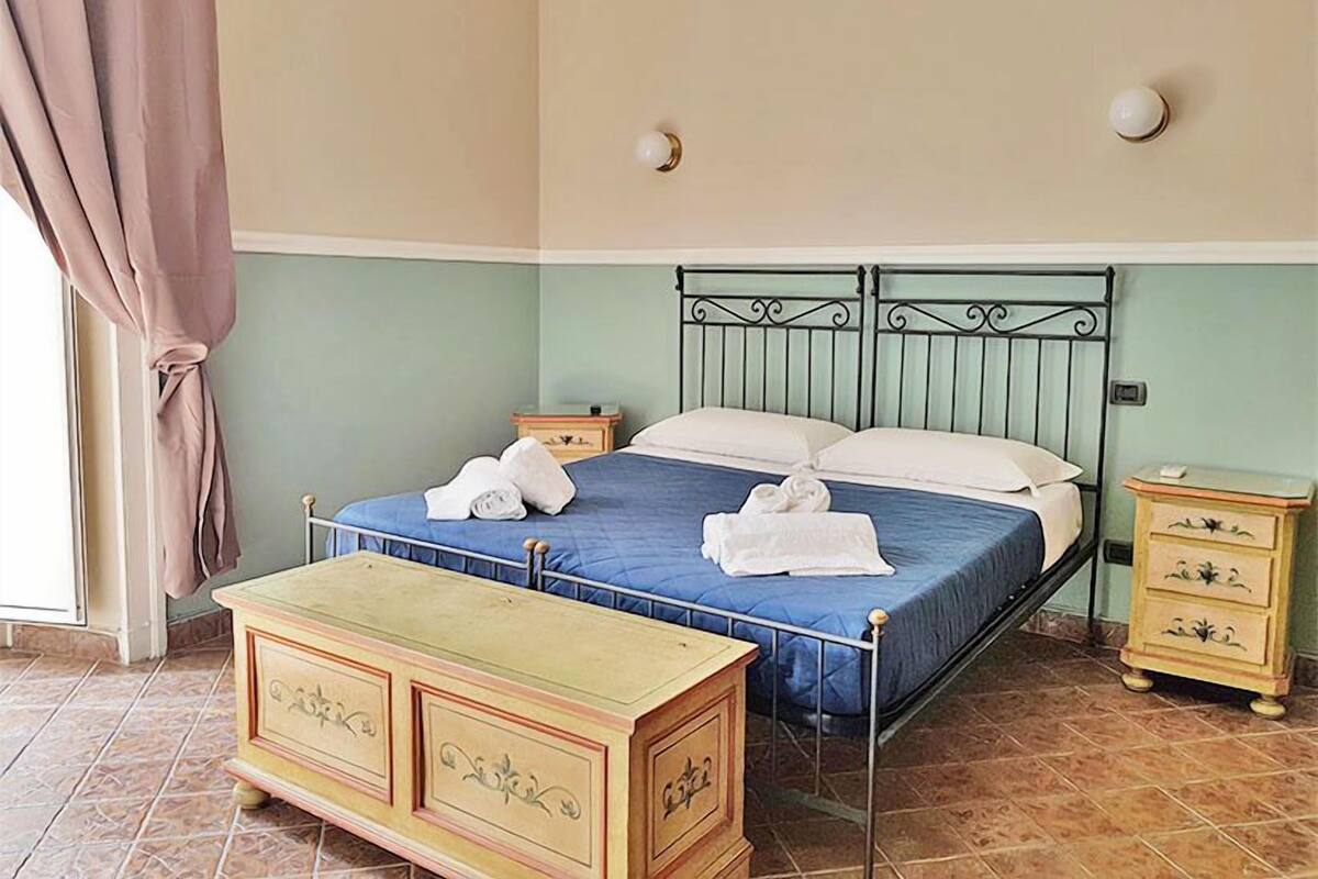 Family Room | Desk, iron/ironing board (on request), cribs (free), WiFi (free)