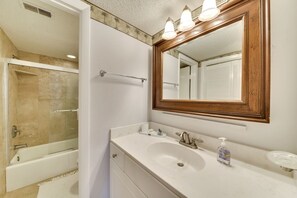 Combined shower/bathtub