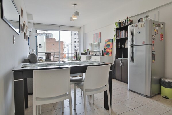 標準公寓 | 房內用餐區