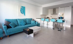 TV, lettore DVD, videoteca