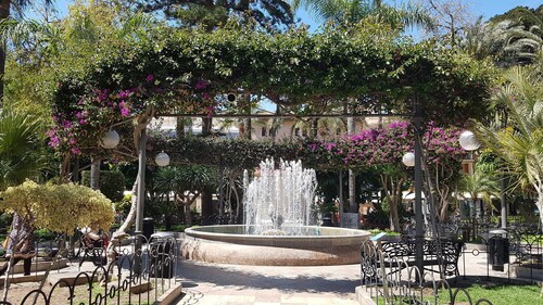 Penthouse-huoneisto sijaitsee ihanteellisella paikalla vain 3 km: n päässä Aguilan keskustasta