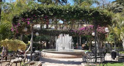 Penthouse-huoneisto sijaitsee ihanteellisella paikalla vain 3 km: n päässä Aguilan keskustasta