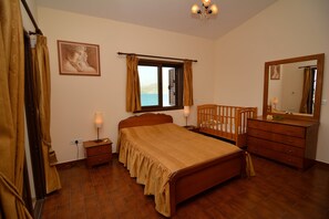 4 Schlafzimmer, Bügeleisen/Bügelbrett, WLAN, Bettwäsche