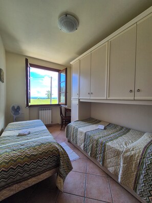 2 chambres, fer et planche à repasser, lit parapluie, Wi-Fi gratuit