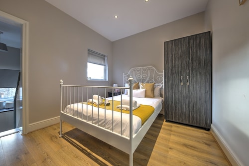 CJ8 メディアム スタジオ