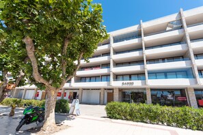 Front of property - Sunset Boulevard (Concon)