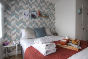 Room - R1 Medium Studio (London)