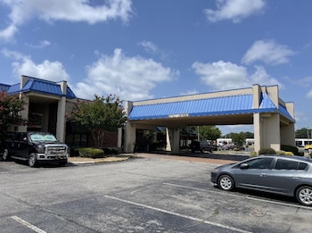 Haven Hotel By OYO Jonesboro University Area