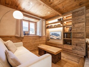 TV - Cozy 4* apartment, south terrace, near slopes, parking, Wi-Fi (La Clusaz)