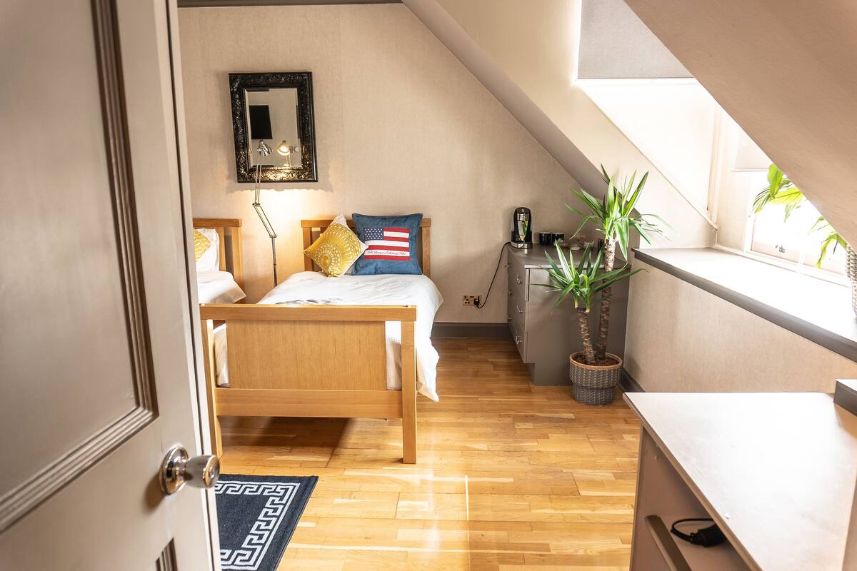 Quarto duplo superior, 2 camas de solteiro, vista para a montanha | Roupas de cama premium, individualmente decorados