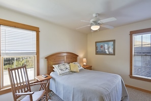 5 bedrooms, iron/ironing board, WiFi, bed sheets