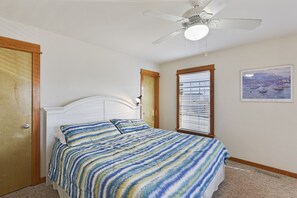 5 bedrooms, iron/ironing board, WiFi, bed sheets
