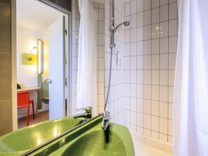 Desk, soundproofing, free WiFi, bed sheets - ibis budget Limoges (Limoges)