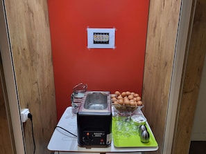 Tägliches Frühstücksbuffet gegen Gebühr