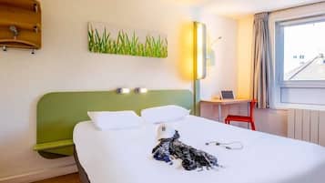 Double Room | Meja, kalis bunyi, Wi-fi percuma, cadar katil