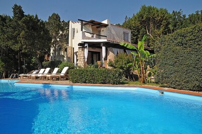 Porto Cervo center - Whole House - private pool with salt 