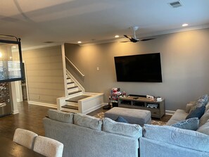 Smart-TV og DVD-spiller