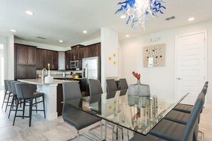 Casa, várias camas | Opções para refeição