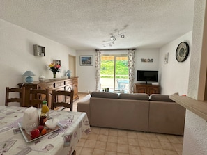 Dining - Ste Maxime F3/65m², 2-7 pers, air-conditioned, garage, WiFi, swimming pool (Sainte-Maxime)
