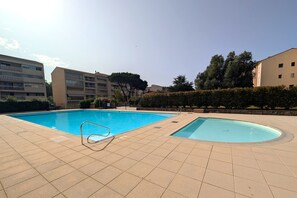 Outdoor pool - Ste Maxime F3/65m², 2-7 pers, air-conditioned, garage, WiFi, swimming pool (Sainte-Maxime)
