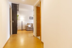 Hallway - Charcas 2 by Be Local Argentina (Buenos Aires)