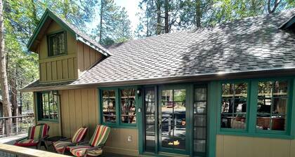 " Lake Privilege" Walk to town, Original Twain Harte Cabin updated, Sleeps 6,