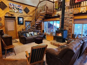 TV, DVD player, books, video library - Great Place to Get Away to! (Mountain Home)