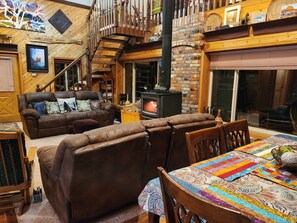 Interior - Great Place to Get Away to! (Mountain Home)