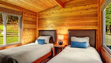 Kabin Mewah, Beberapa Tempat Tidur, Bebas Asap Rokok, pemandangan pelabuhan | Seprai premium, selimut bulu angsa, dan bantalan ekstra lembut