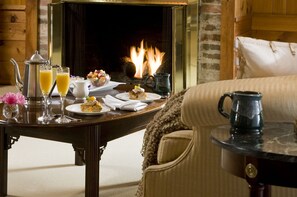 Deluxe Room | Individually decorated, individually furnished, iron/ironing board - 1906 Pine Crest Inn (Tryon)