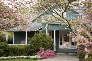 Front of property - 1906 Pine Crest Inn (Tryon)