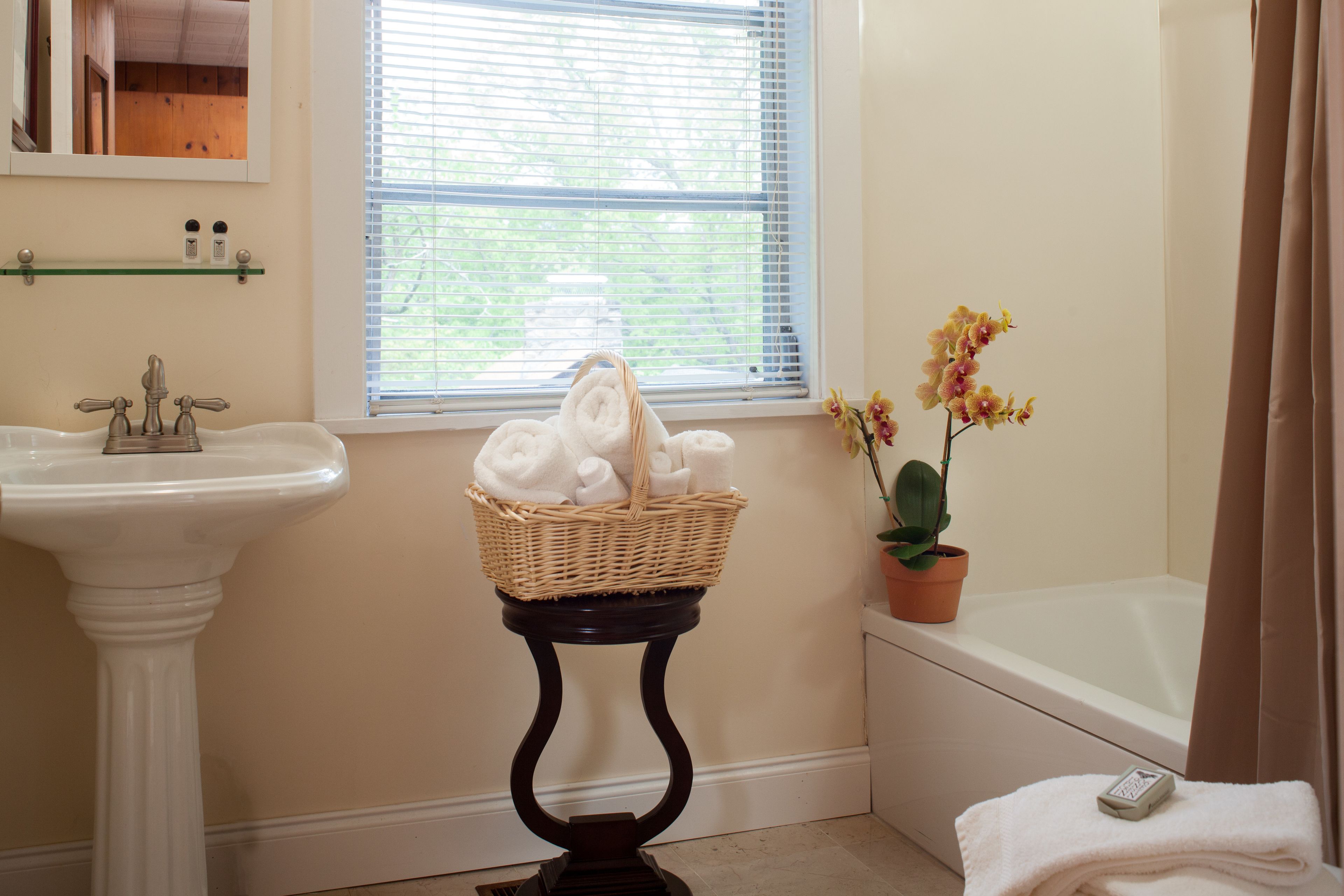 classic room | bathroom | designer toiletries, hair dryer, towels