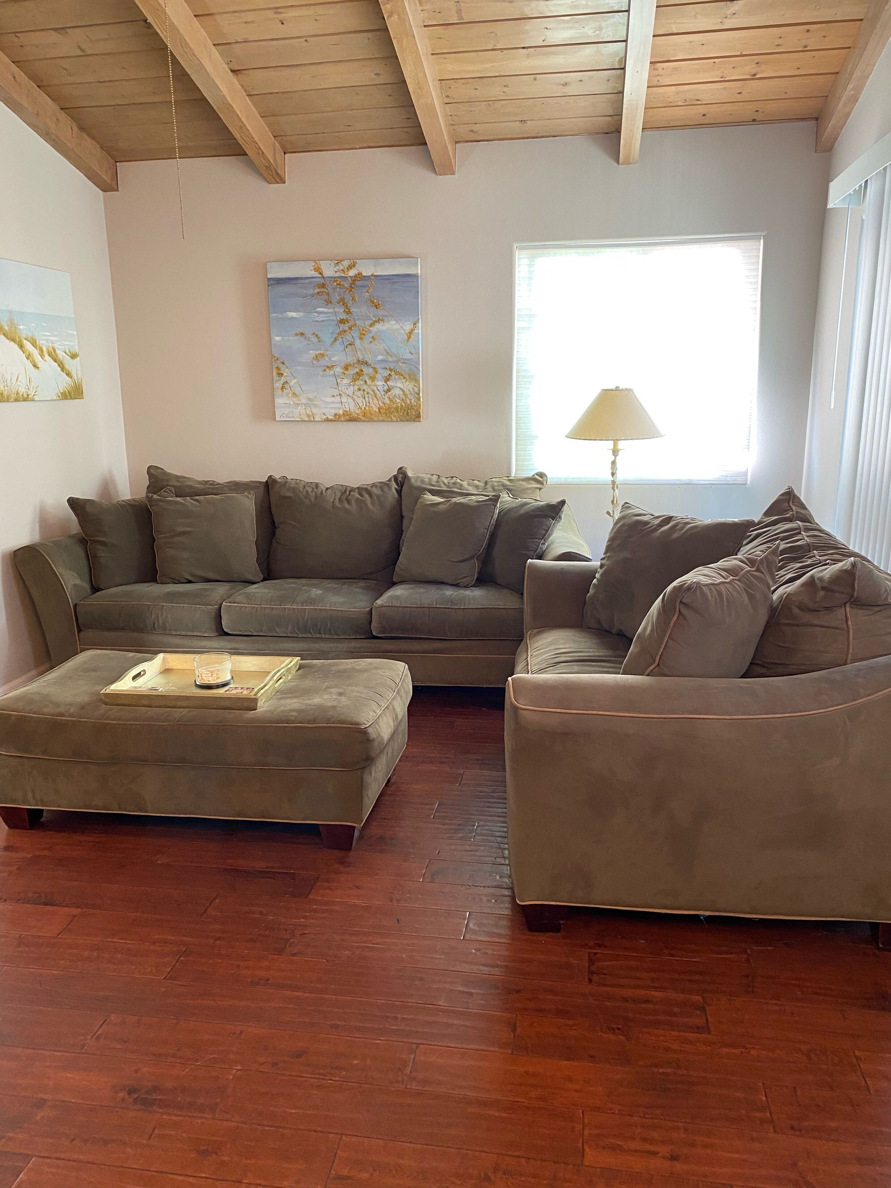  BEACH HOUSE - STEPS TO BEACH - NEAR AEROSPACE - LAX