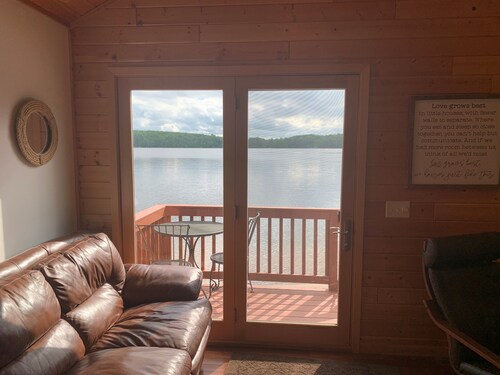 Gorgeous New 2BR Family Beach Retreat with Paddle Boat