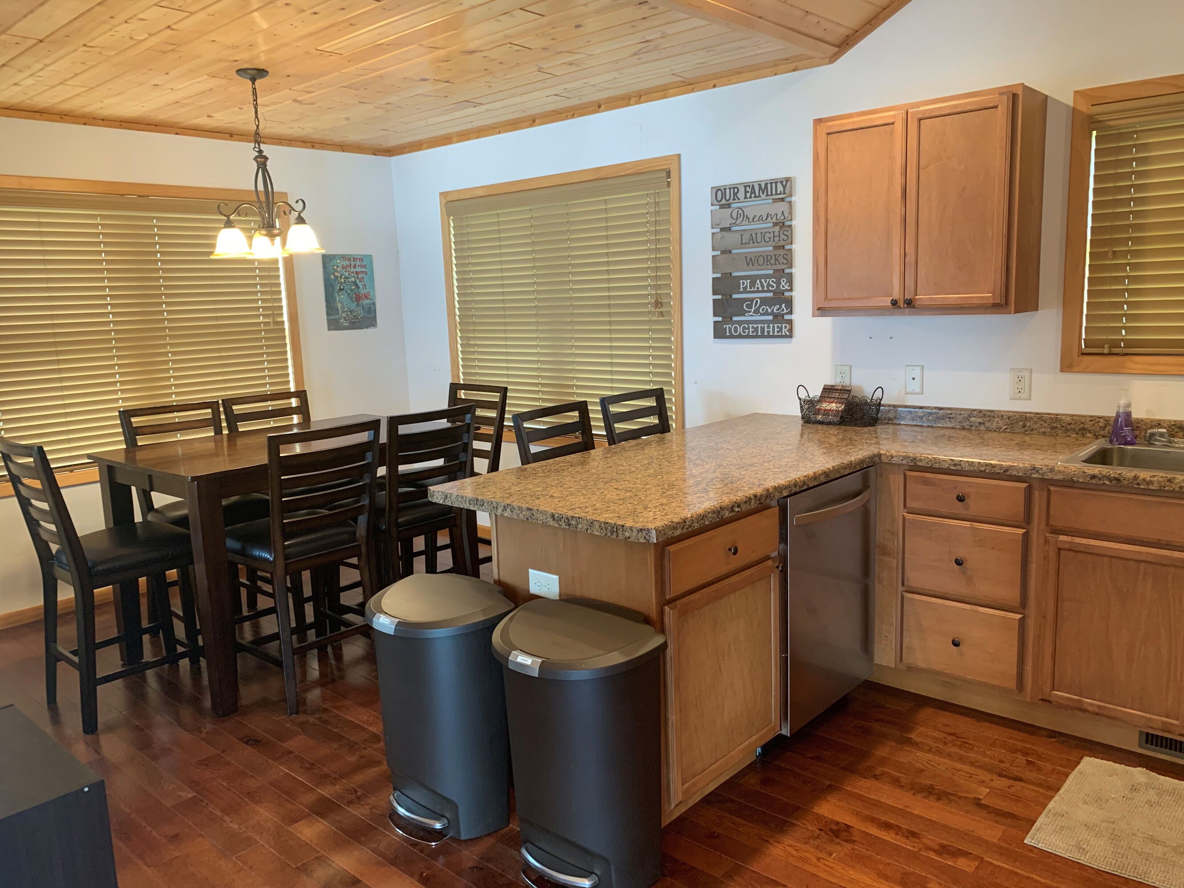 Gorgeous New 2BR Family Beach Retreat with Paddle Boat