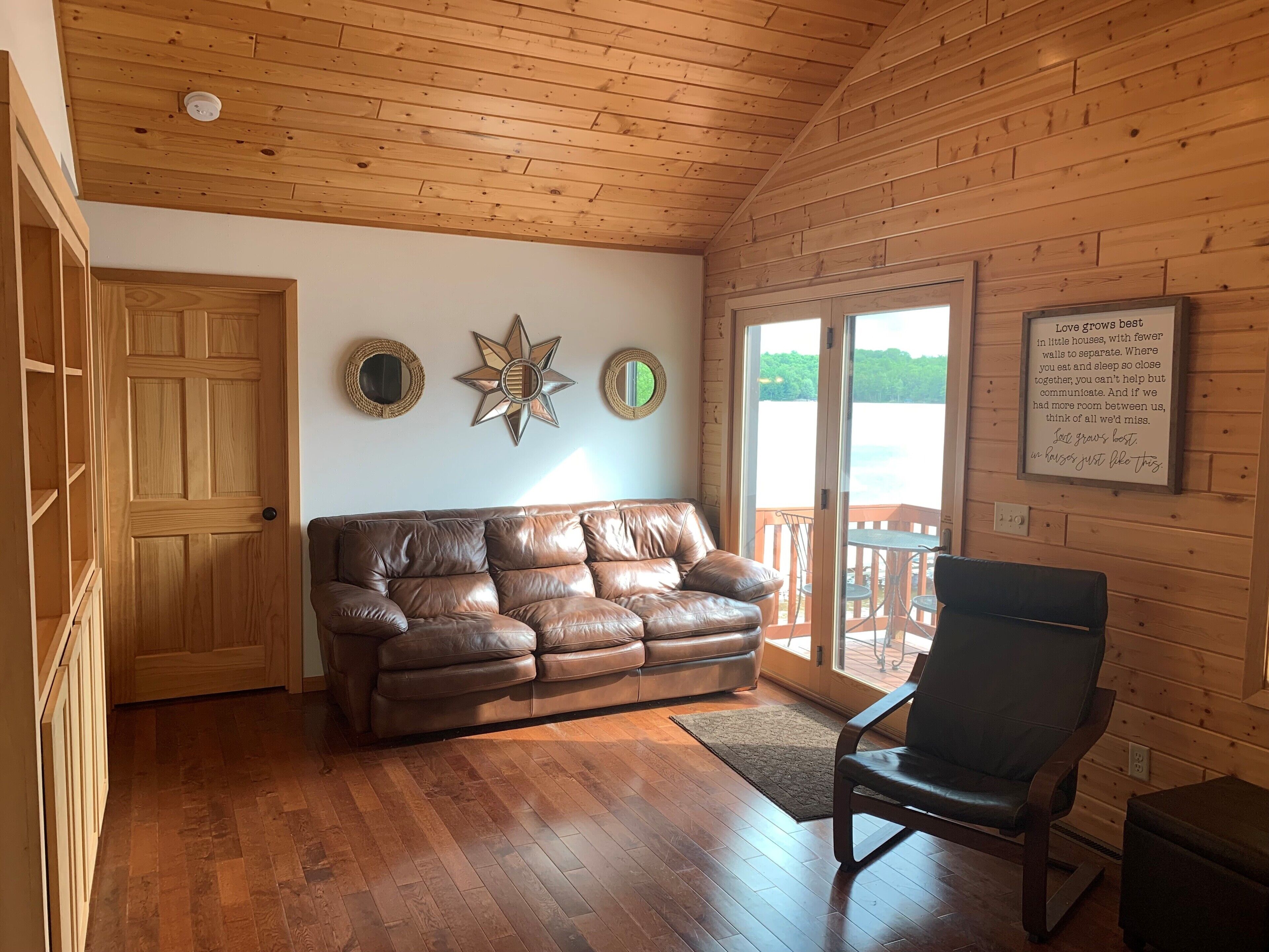 Gorgeous New 2BR Family Beach Retreat with Paddle Boat