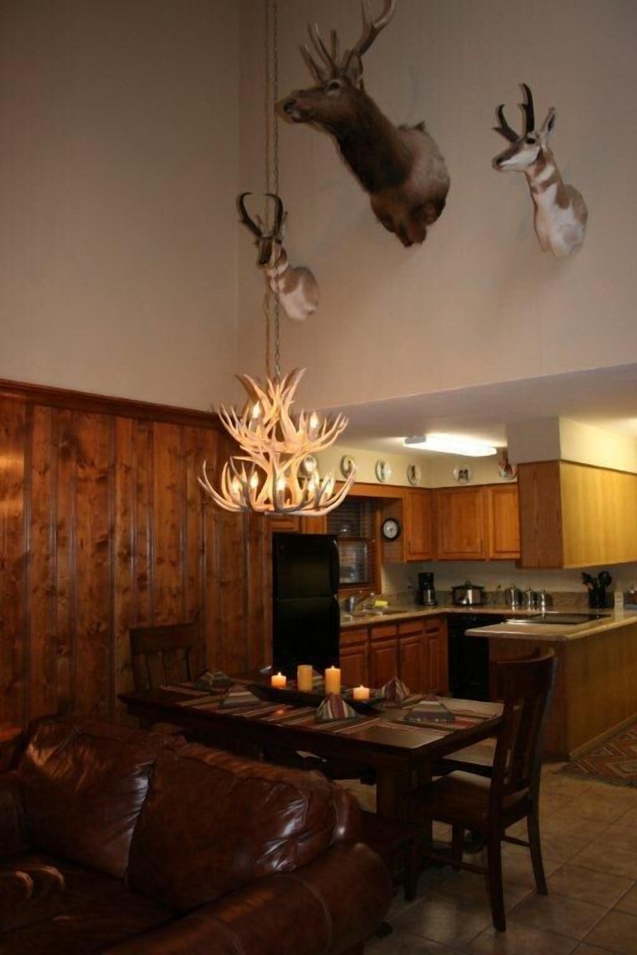 3 Bedroom/3 Bath Condo Close to Lifts