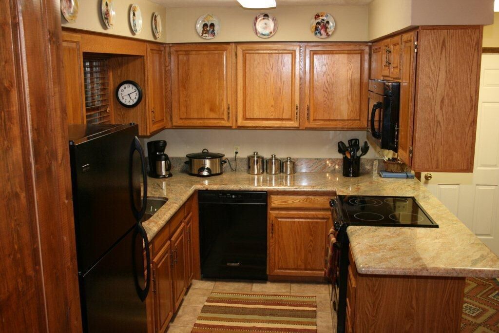 3 Bedroom/3 Bath Condo Close to Lifts